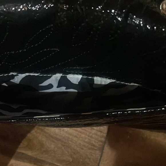 Anne Klein Quilted Patent Vegan Leather Chain Strap Versatile Shoulder Bag - Picture 6 of 7